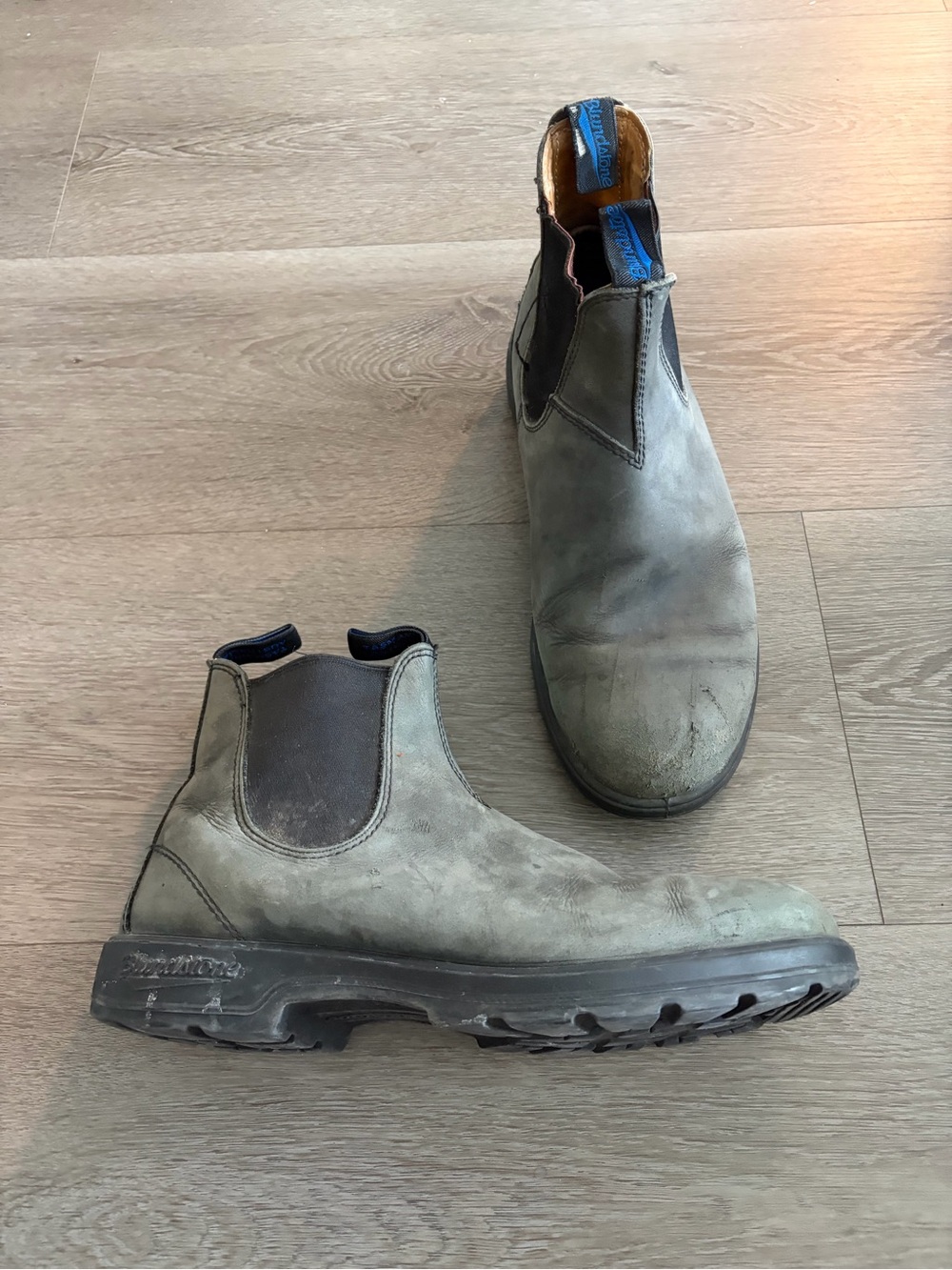 Men's blundstone Chelsea‎ Work Boots in Grey read